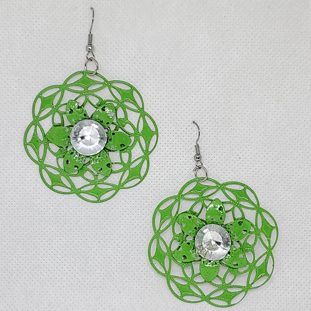 E342 Green Abstract Flower Statement Earrings - Picture 5 of 7